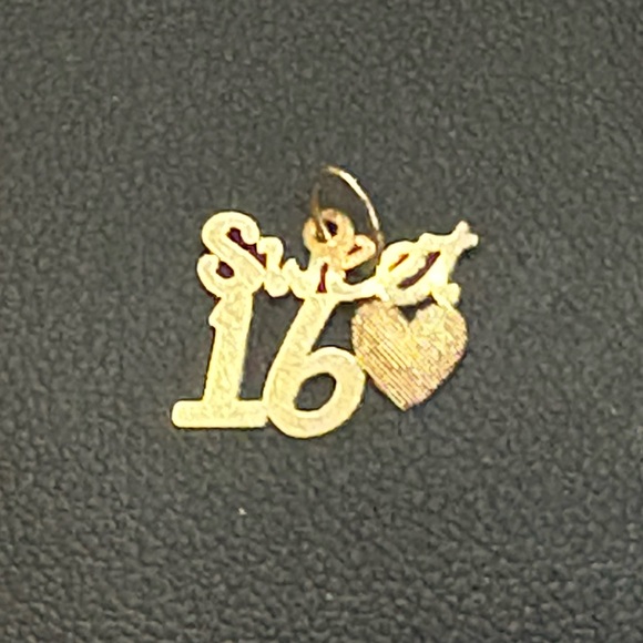 14kt gold sweet 16 pendant - Picture 5 of 6